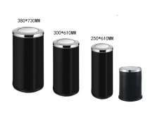 ถังขยะสแตนเลสทรงกลมมีฝาแกว่งทิ้งขยะด้านบน สีดำ มี 4 ขนาด ขนาด 25*30 ซม. 25*61 ซม. ขนาด 30*61 ซม. ขนาด 38*73 ซม. 
