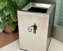 ถังขยะสแตนเลสมีช่องทิ้งด้านบน  400*400*625 mm.