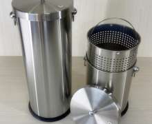 ถังขยะสแตนเลสมีใส้กรอง ขนาด 23*57 ซม.