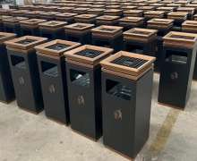 ถังขยะสแตนเลสเกรด พรี่เมี่ยม ขนาด 300*300 สูง 780 mm มีถังขยะด้านใน 