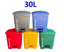 ถังขยะพลาสติกเท้าเหยียบ30ลิตรสีแดง เหลือง เขียว น้ำเงิน ขนาด   410*398*435 mm.ถังขยะขนาด 30 ลิตร ใช้ถุงขยะขนาด 24*28 นิ้ว