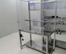 โต๊ะปฎิบัตการ โต๊ะทำงานสแตนเลสขาอลูมิเนียม ปูพื้นสีเขียวESD มีหลอดไฟ ปลั๊กไฟ มีลิ้นชัก 