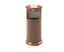 ถังขยะสแตนเลสวางหน้าลิฟท์