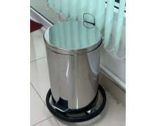 ถังขยะสแตนเลส20ลิตร มีล้อ ฝาsoft close สแตนเลส เกรด410