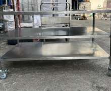 โต๊ะสแตนเลส 3ชั้น สแตนเลส เกรด 304   ขนาด 80*150*75 ซม.  โต๊ะสแตนเลส 3ชั้น สแตนเลส เกรด 304   ขนาด 80*150*75 ซม.