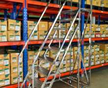 บันไดสแตนเลสมีล้อ 304 (มีขนาด 6 ขั้น,8ขั้น,10ขั้น) ผลิตตามขนาดที่ต้องการได้