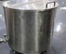 ถังสแตนเลสมีล้อ 200 ลิตร เกรด 304 หนา 2 มิล 