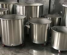 ถังสแตนเลสมีล้อ 200 ลิตร เกรด 304 หนา 2 มิล 