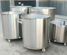 ถังสแตนเลสมีล้อ 200 ลิตร เกรด 304 หนา 2 มิล 